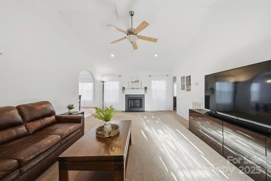 1636 Mayfair Drive, Conover, NC 28613 - Image #3