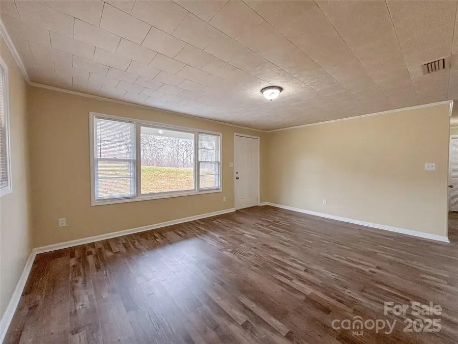 3002 Denwood Drive, Claremont, NC 28610 - Image #3