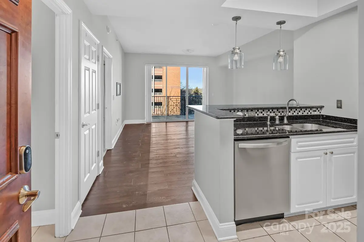 300 W 5th Street #339, Charlotte, NC 28202 - Image #1
