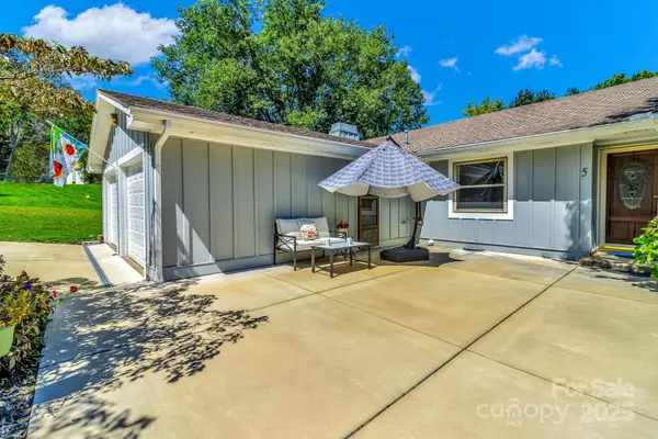 5 Fairway Drive, Arden, NC 28704