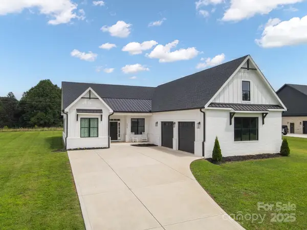 535 New Salem Road #27, Statesville, NC 28625