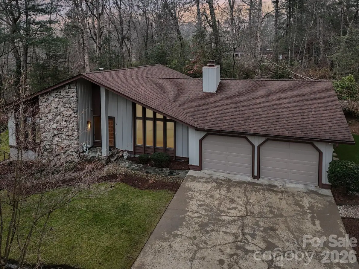 19 Hickory Court Lane, Hendersonville, NC 28792 - Image #1
