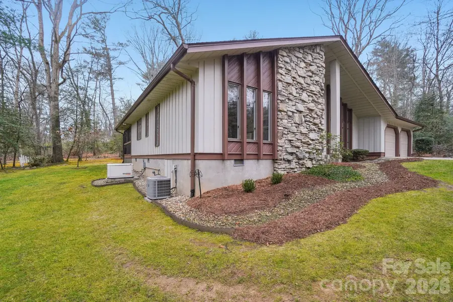 19 Hickory Court Lane, Hendersonville, NC 28792 - Image #3