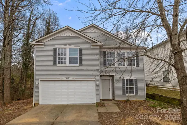 8618 Herons Pond Court, Charlotte, NC 28215