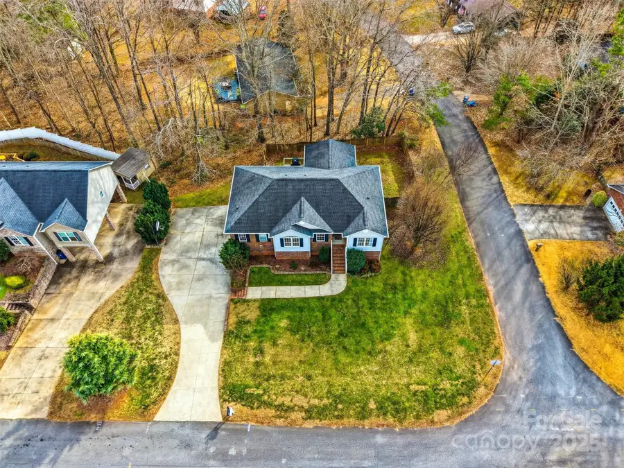 3392 Overbrook Drive, Conover, NC 28613 - Image #2