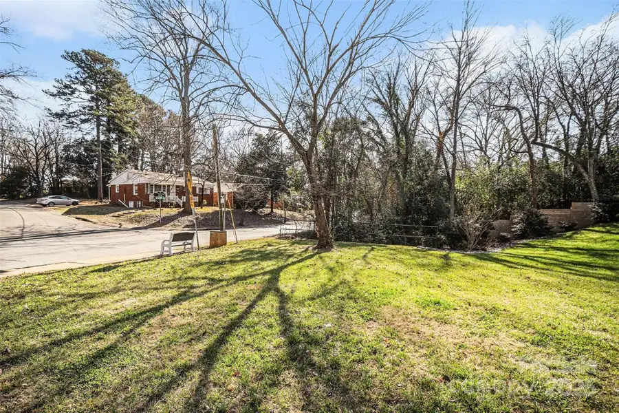 1341 Mulberry Avenue, Charlotte, NC 28216 - Image #3