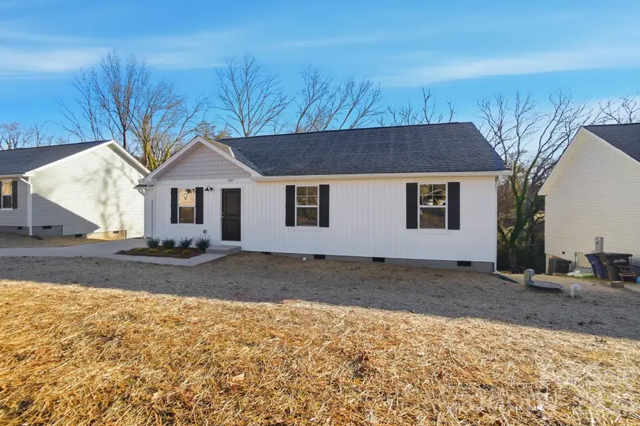 1207 Suncrest Avenue, Statesville, NC 28677 - #3