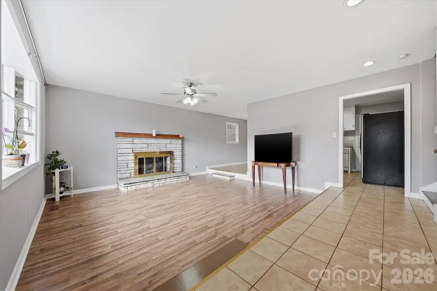 212 Newland Place Nw, Lenoir, NC 28645 - Image #3