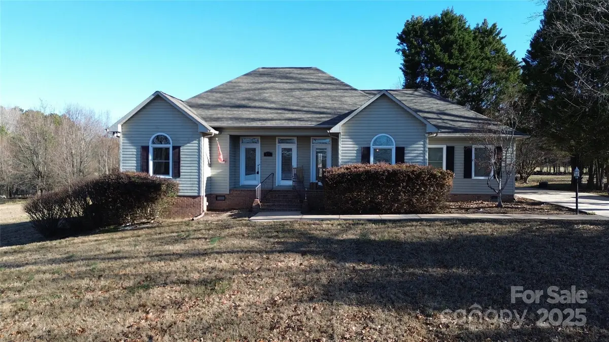 137 N Shore Drive, Cherryville, NC 28021 - Image #1
