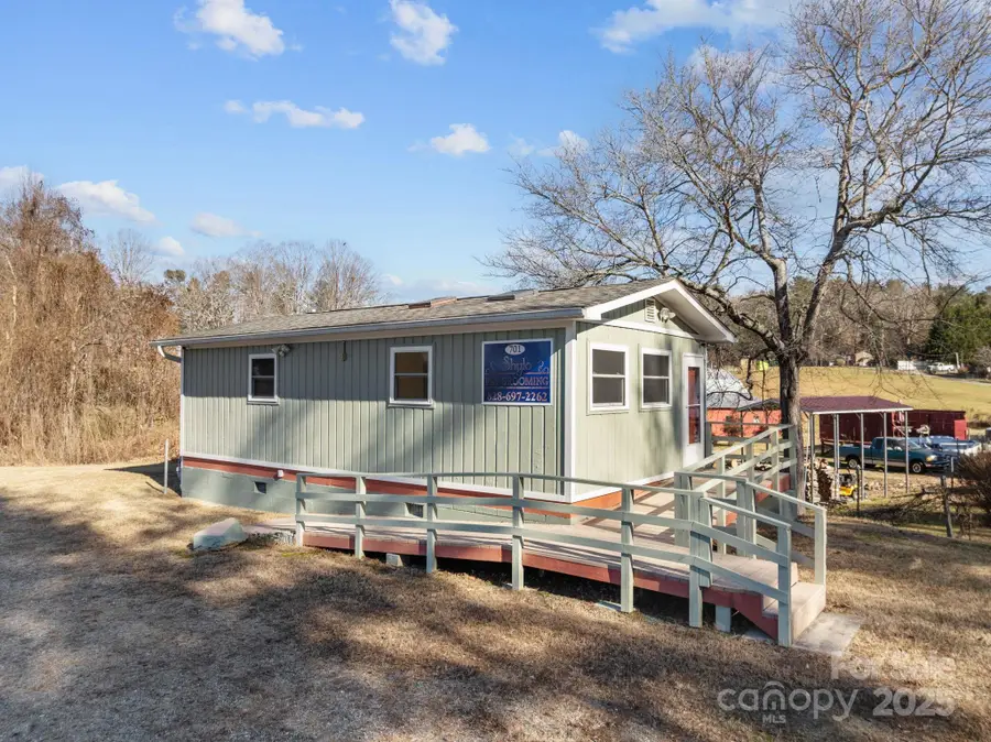 701 Dana Road, Hendersonville, NC 28792 - Image #3