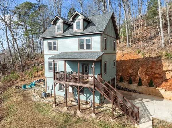 64 Crystal June Lane, Asheville, NC 28803