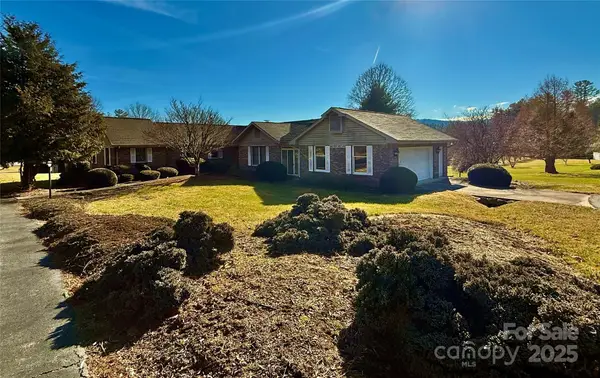 2001 Plum Tree Lane, Hendersonville, NC 28739