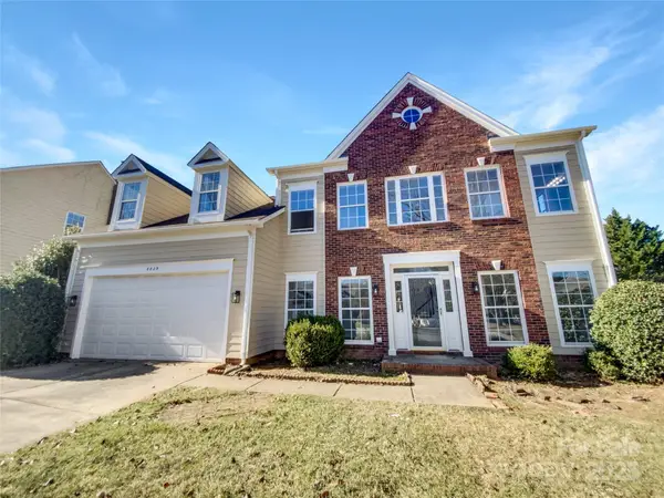 6829 Bickham Lane, Charlotte, NC 28269