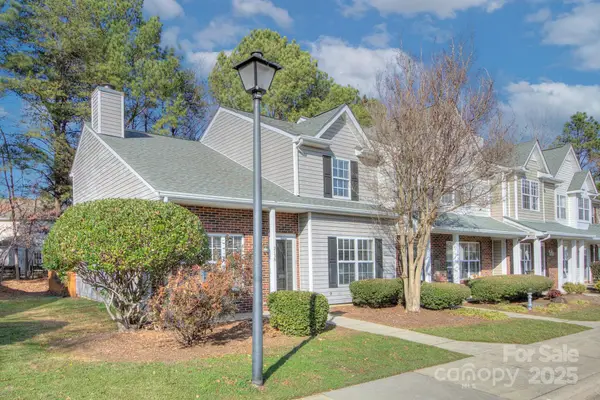 2138 Preakness Court, Charlotte, NC 28273