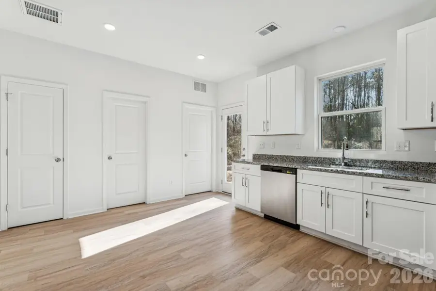 709 Hillsdale Drive, Cherryville, NC 28021 - Image #3