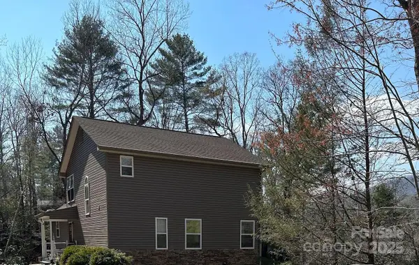 209 Falcon Crest Way, Pickens, SC 29671