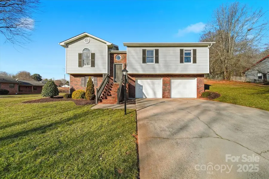 1007 Millbrook Place Se, Lenoir, NC 28645 - Image #2