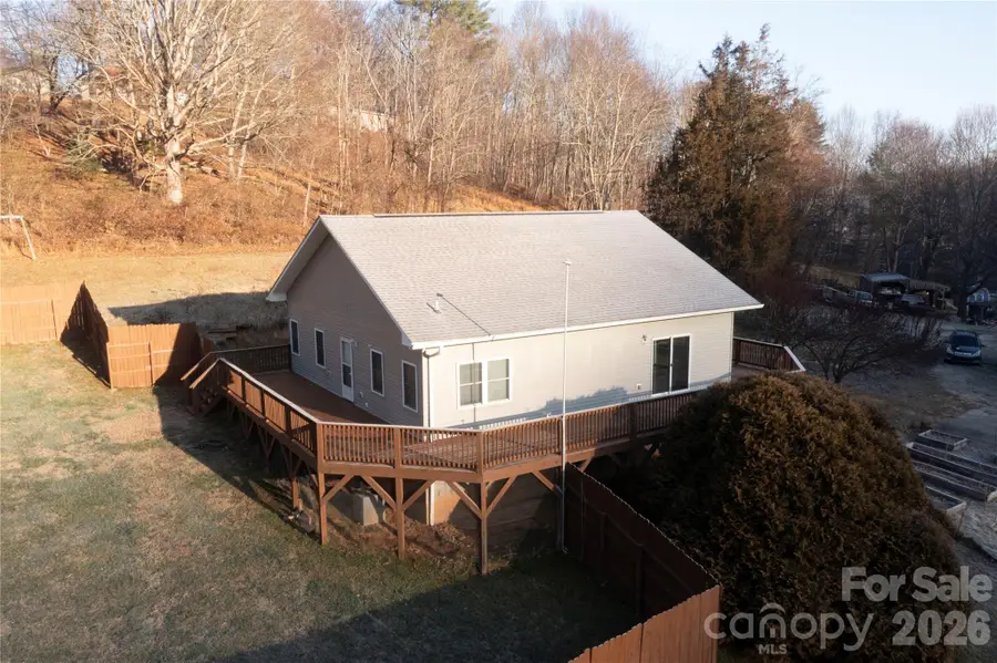250 Duckett Cove Road, Waynesville, NC 28786 - Image #2