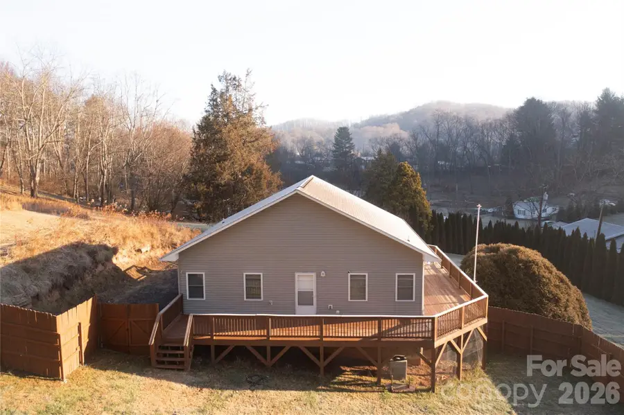 250 Duckett Cove Road, Waynesville, NC 28786 - Image #3