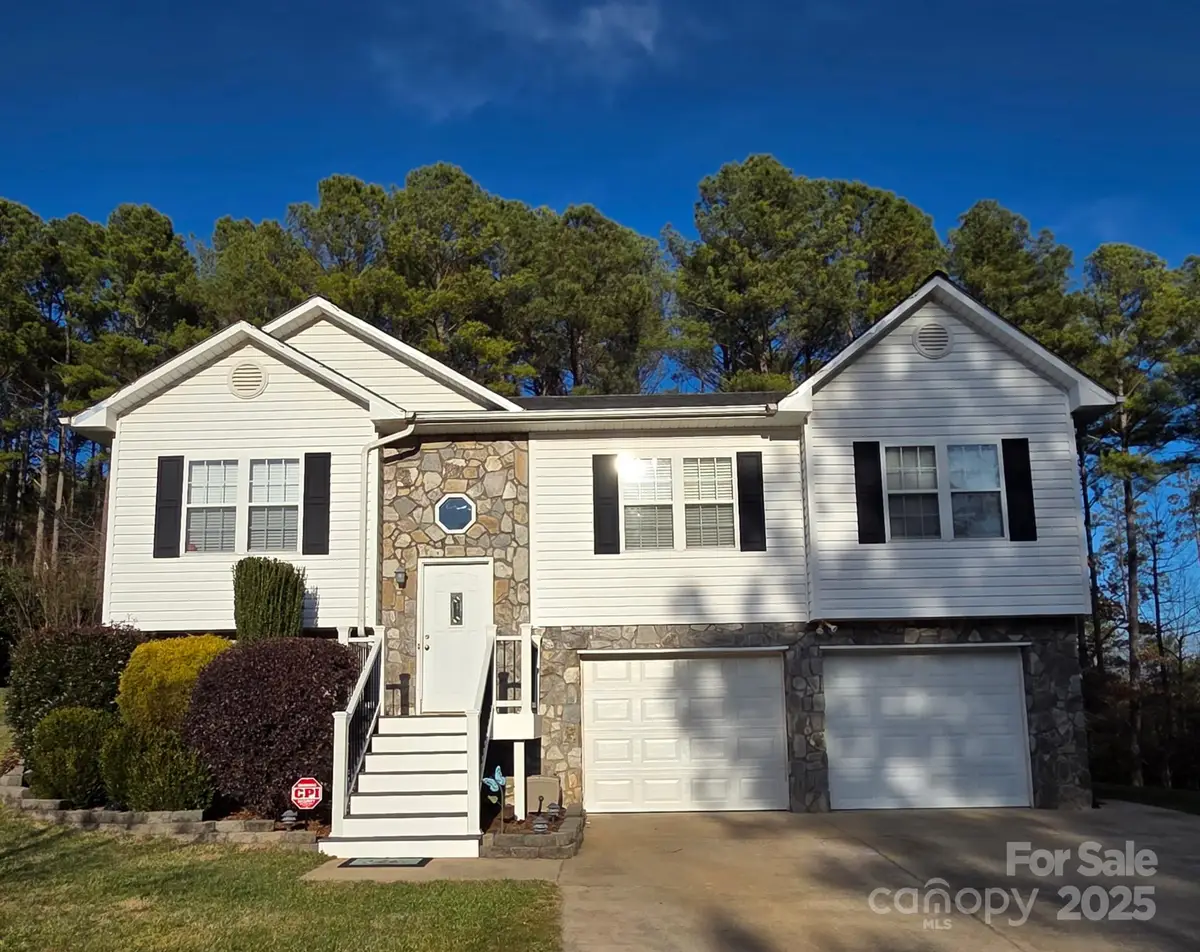 4984 Addison Lane, Hickory, NC 28601 - Image #1