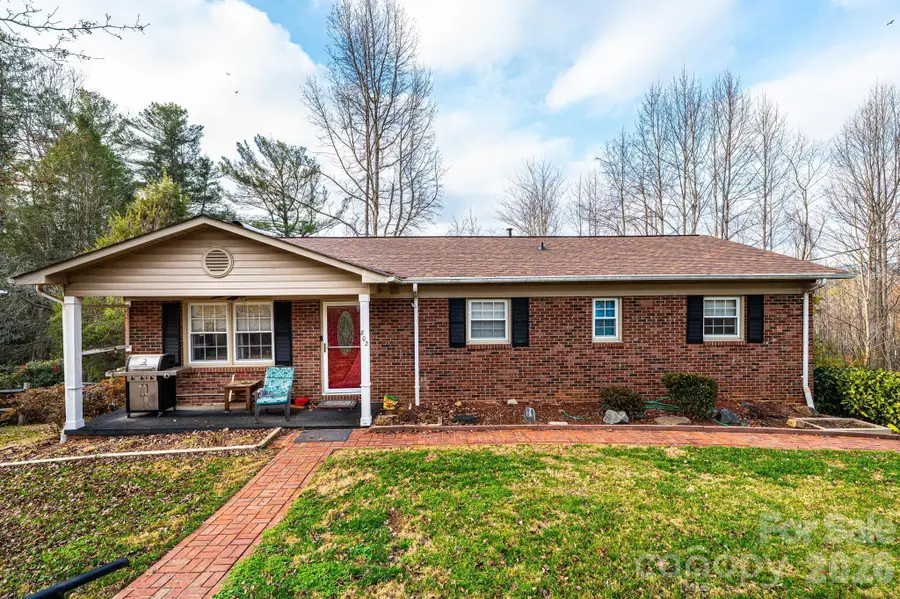 802 Woodbine Place Ne, Lenoir, NC 28645 - Image #3