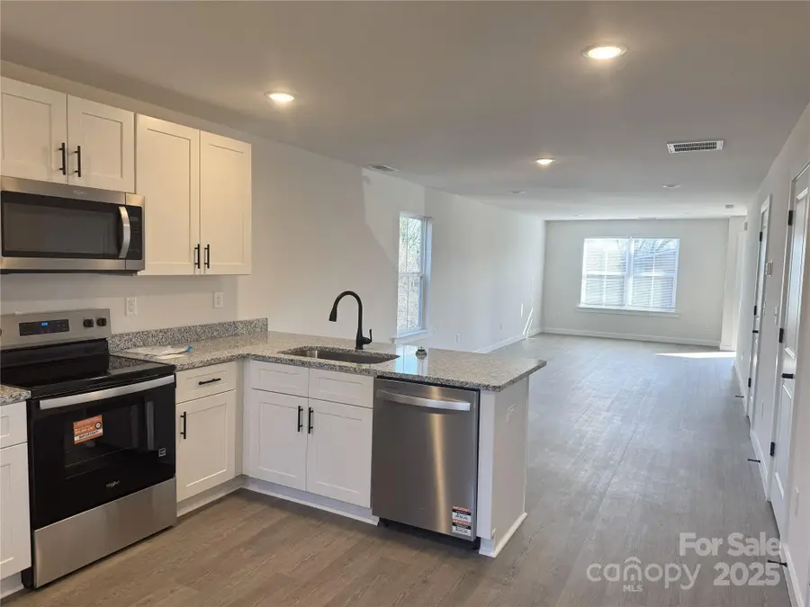 128 18th Place Nw, Hickory, NC 28601 - Image #3