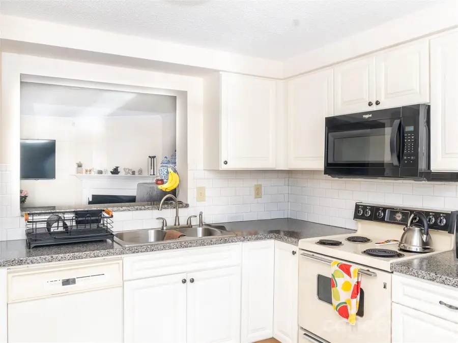 9718 Old Gate Drive, Matthews, NC 28105 - Image #3