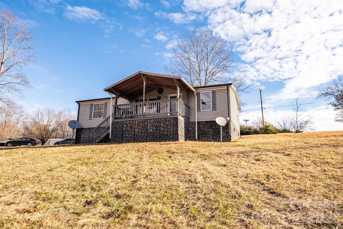 1305 Thunder Run, Boonville, NC 27011 - Image #1