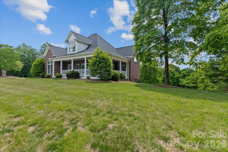 1148 Town N Country Drive, Wilkesboro, NC 28697 - #3