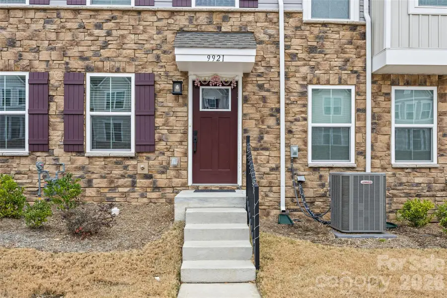 9921 Oaklawn Boulevard Nw, Huntersville, NC 28078 - Image #2