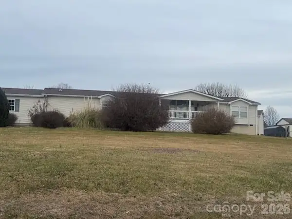 4 English Oaks Drive, Candler, NC 28715