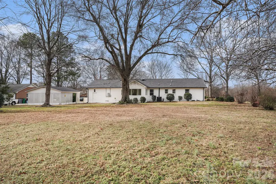 8616 Fallsdale Drive, Charlotte, NC 28214 - Image #2