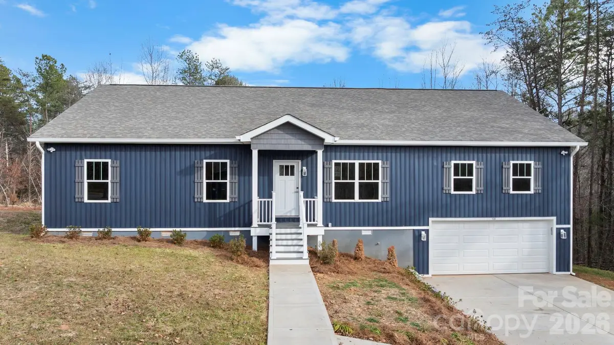 138 Cascades Drive, Hickory, NC 28601 - Image #1