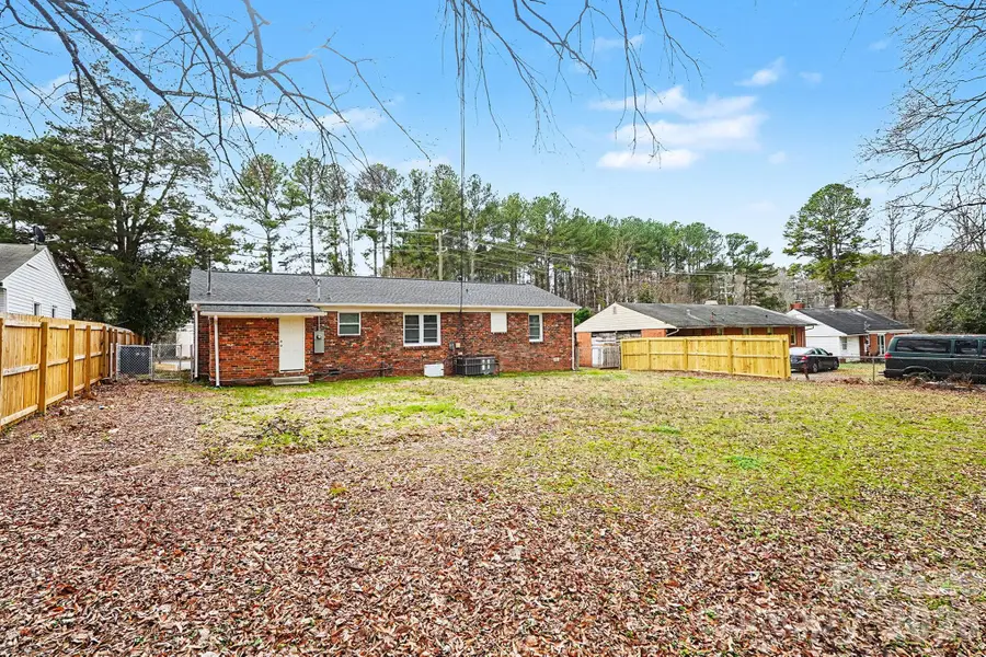 3431 Shamrock Drive, Charlotte, NC 28215 - Image #3