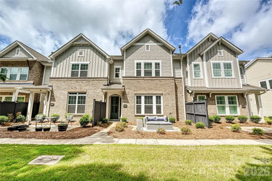 10022 Wayfair Meadow Court, Charlotte, NC 28277 - Image #2