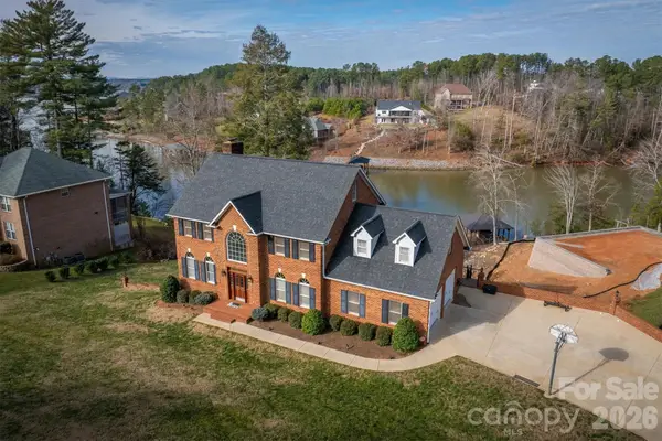 46 Mariners Point Lane, Hickory, NC 28601