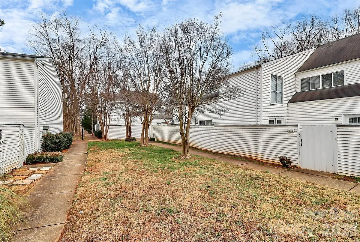 7132 Stonington Lane, Charlotte, NC 28227 - Image #1