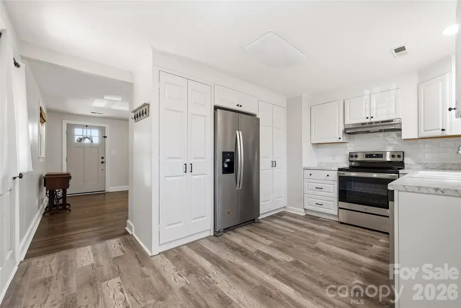 718 2nd Avenue Ne, Conover, NC 28613 - Image #3