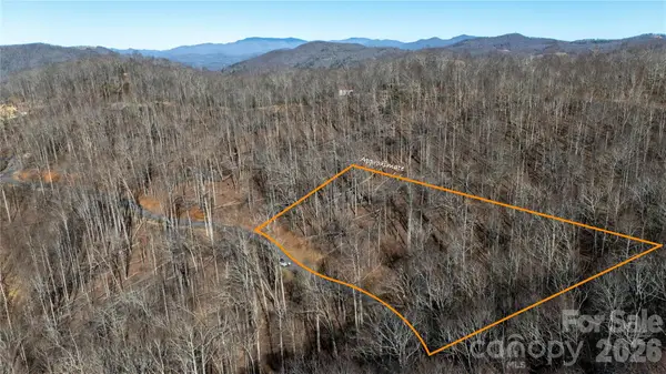 000 Rainbow Trout Drive, Spruce Pine, NC 28777