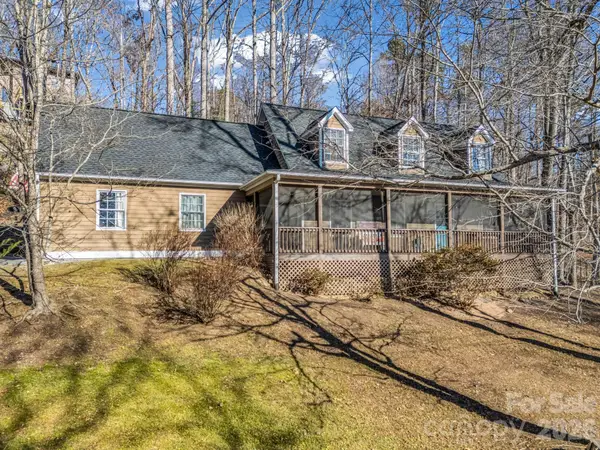 181 Beechwood Lakes Drive, Hendersonville, NC 28792