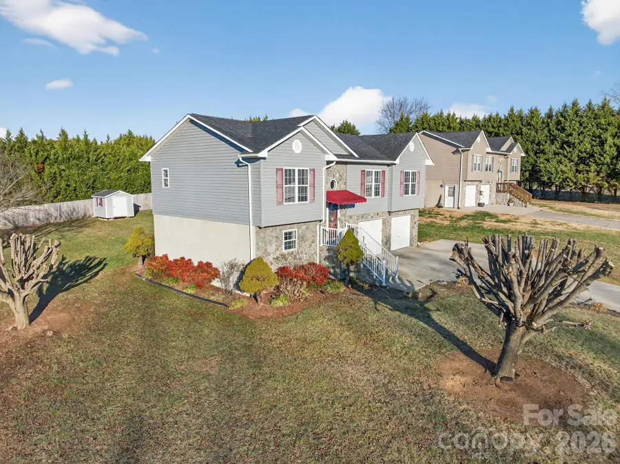 3315 Lilac Lane, Hudson, NC 28638 - Image #2