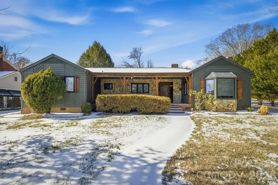 402 Pennton Avenue Sw, Lenoir, NC 28645 - #3