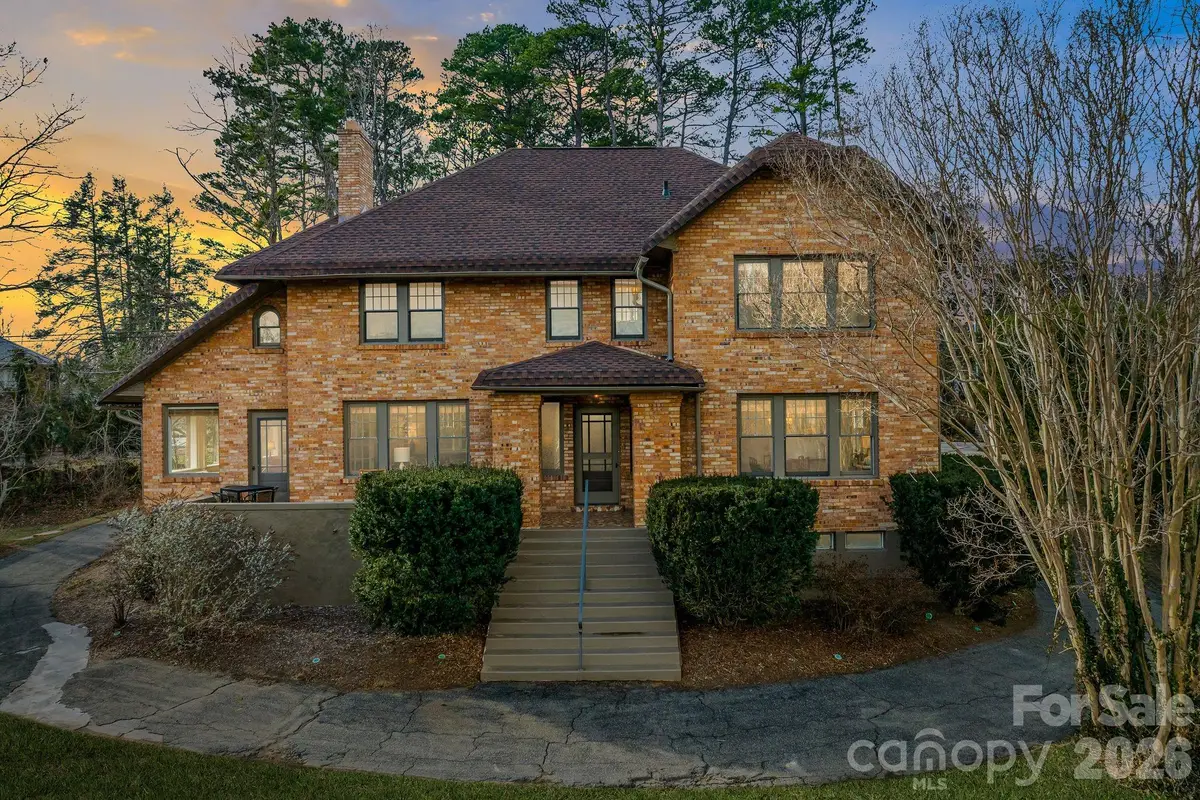 5 W Avon Parkway, Asheville, NC 28804 - Image #1