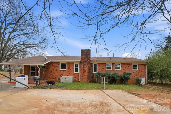 3029 Cresthill Drive, Charlotte, NC 28212