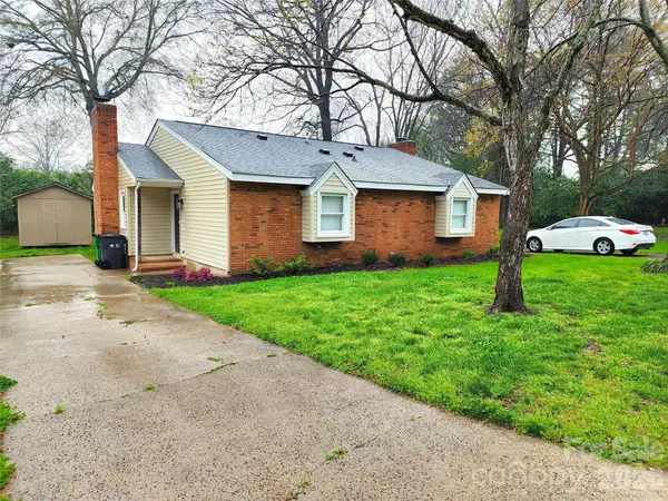 8635 Crows Nest Lane, Charlotte, NC 28226