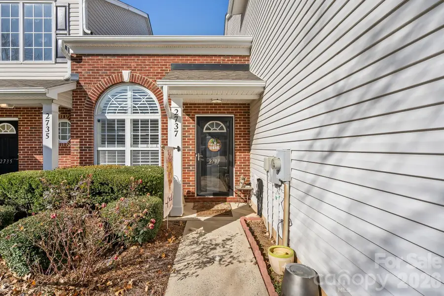 2737 Mill Valley Court, Matthews, NC 28105 - Image #2