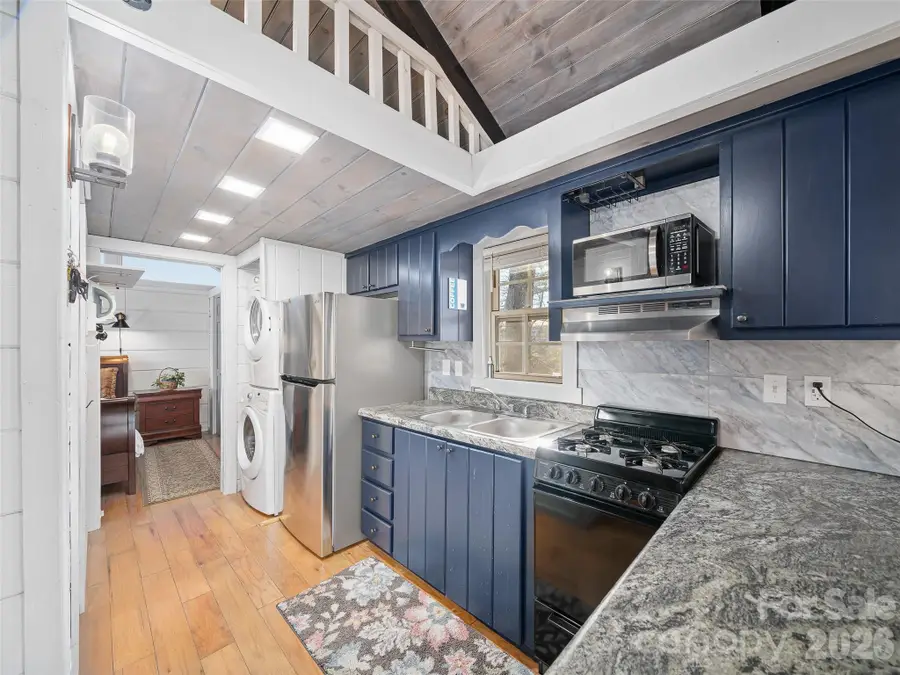 623 Overlook Drive, Spruce Pine, NC 28777 - Image #3