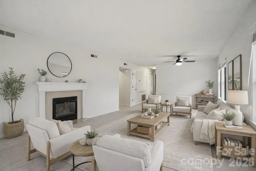 602 Abbey Circle, Asheville, NC 28805 - Image #3