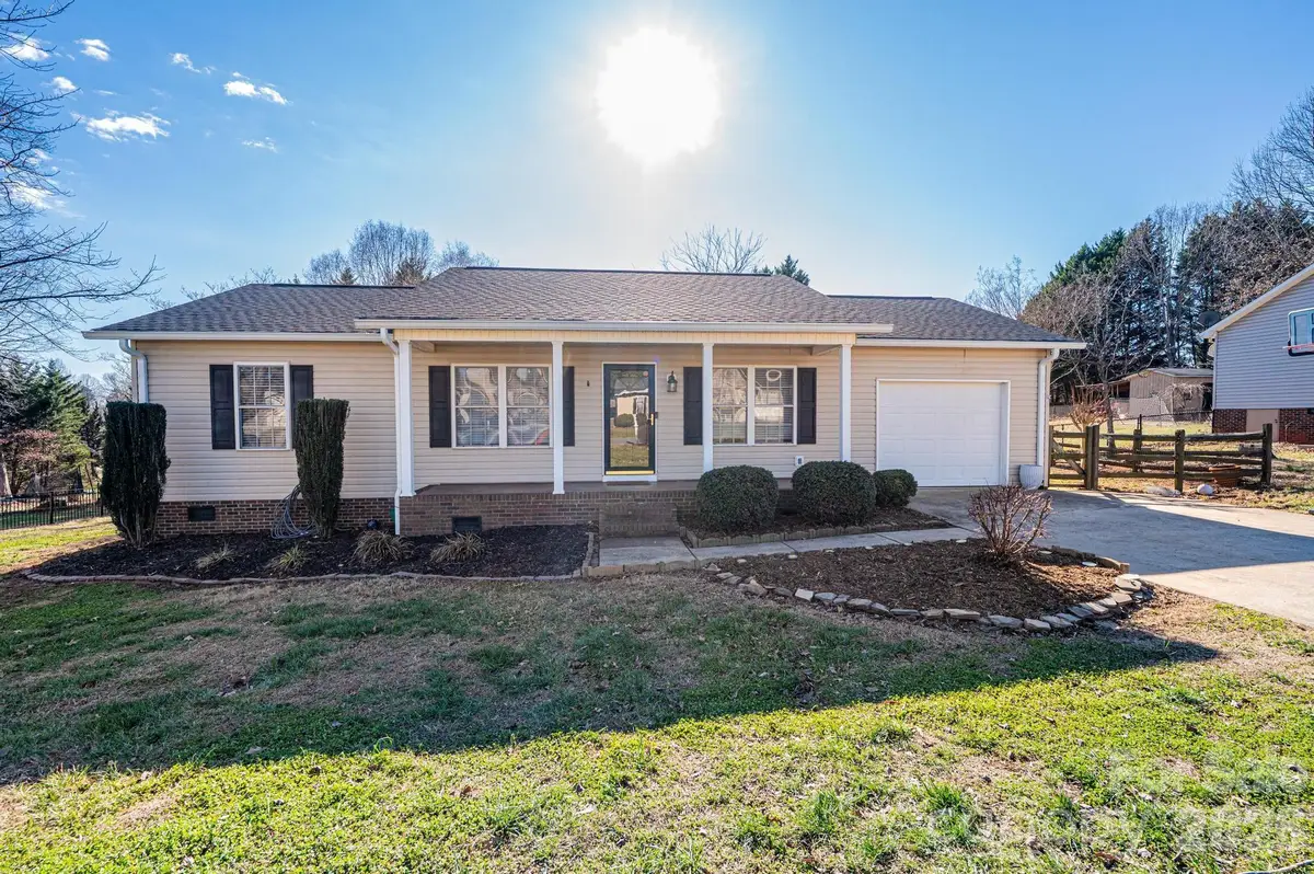 1355 Millrace Drive, Conover, NC 28613 - Image #1