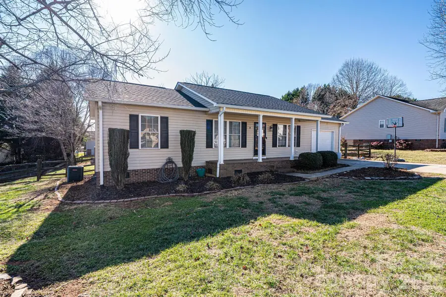1355 Millrace Drive, Conover, NC 28613 - Image #3